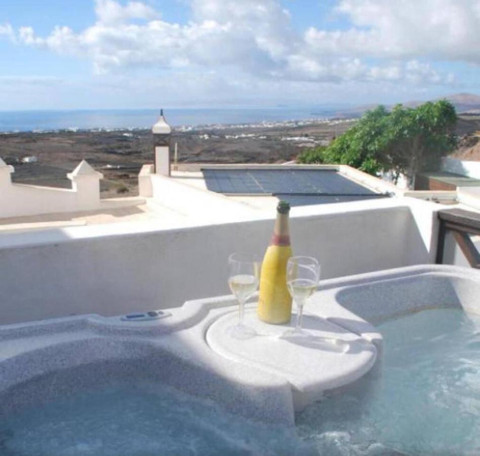 Villa Papaz - Cosy Spacious Sea View Pool Кониль Экстерьер фото